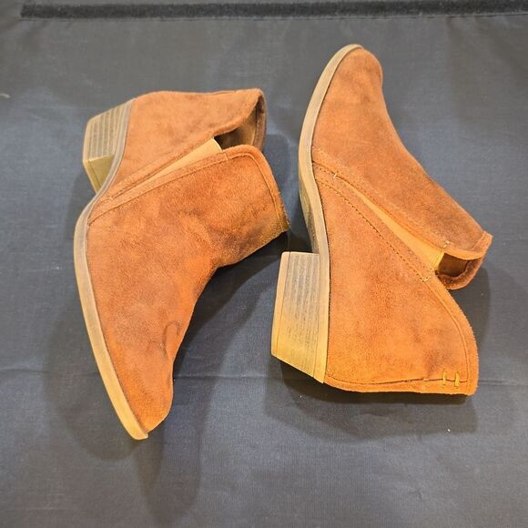 SO LOW BLOCK-HEEL SLIP-ON STYLE BOOTIE - Picture 5 of 15